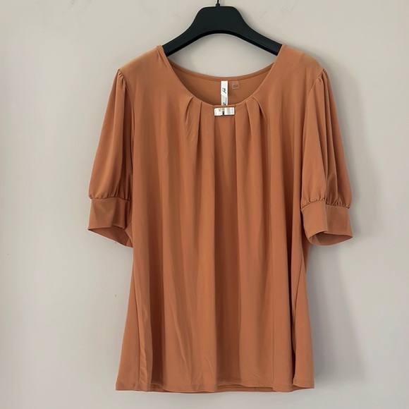 Top - Picture 4 of 9